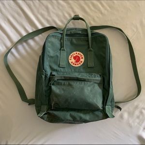 Fjallraven kånken frost green